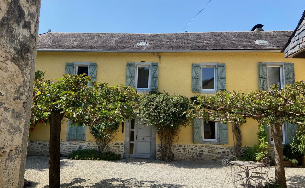 Belle maison Bearnaise avec Maison d'Hotes